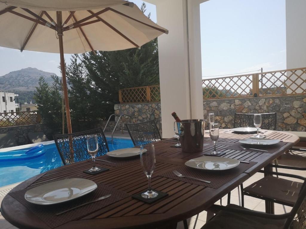 3 Bed In Village Lardos
