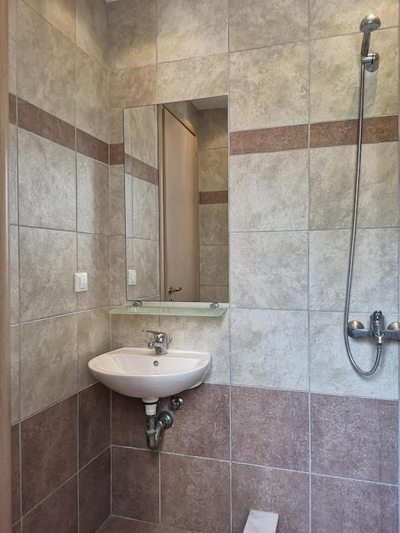 3 Bed In Village *